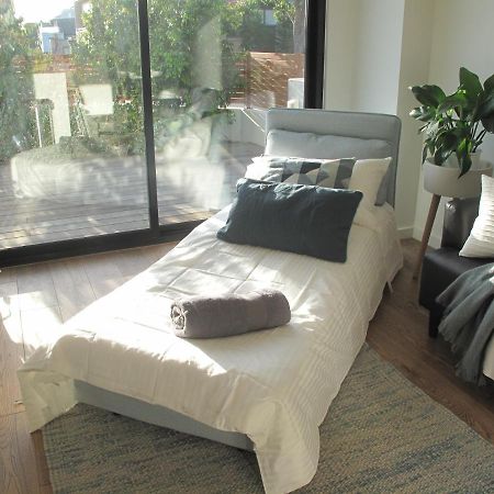 Modern 3 Bedroom Apt With Free Parking, Netflix, Wifi & Welcome Wine By Bnb Pro Ville de Ville de Melbourne Extérieur photo