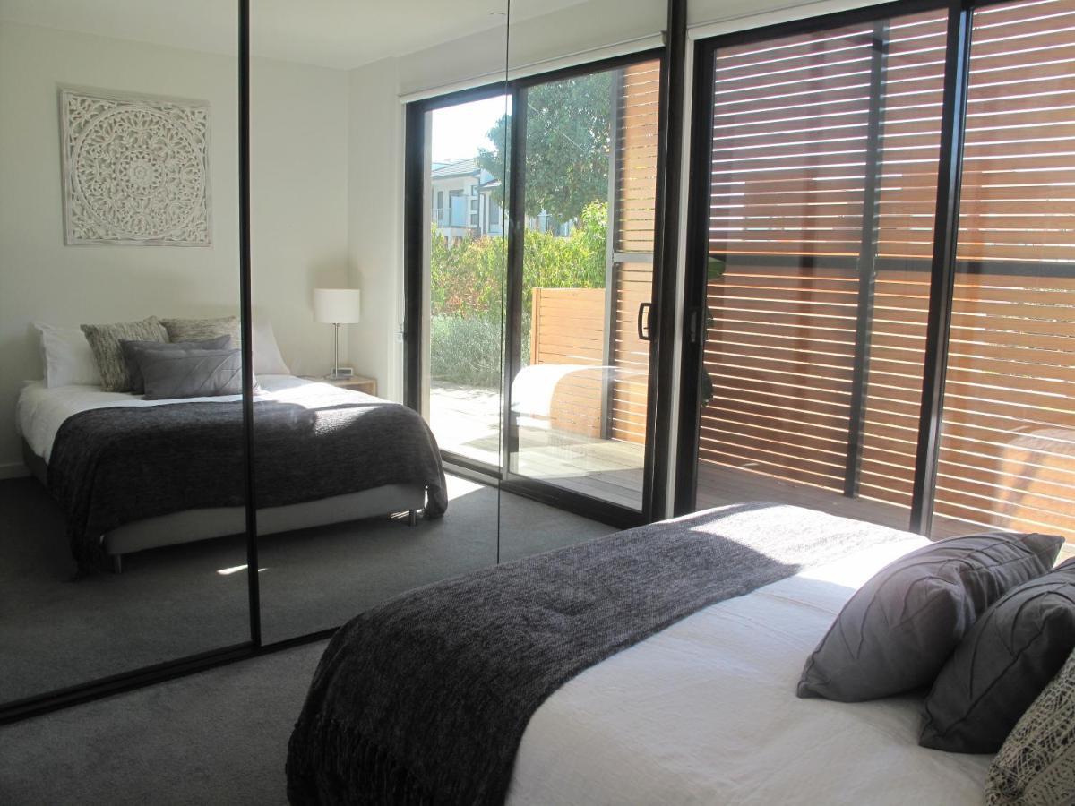 Modern 3 Bedroom Apt With Free Parking, Netflix, Wifi & Welcome Wine By Bnb Pro Ville de Ville de Melbourne Extérieur photo