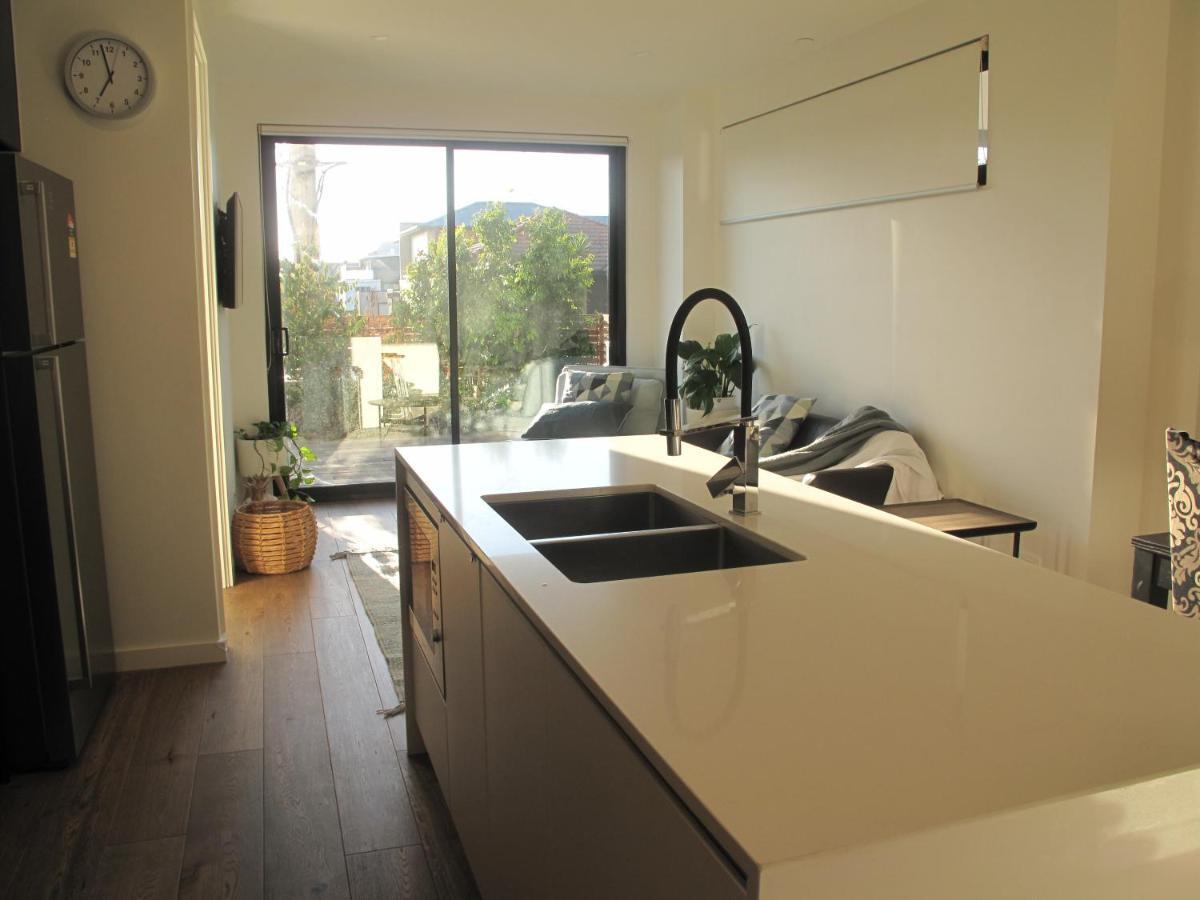 Modern 3 Bedroom Apt With Free Parking, Netflix, Wifi & Welcome Wine By Bnb Pro Ville de Ville de Melbourne Extérieur photo