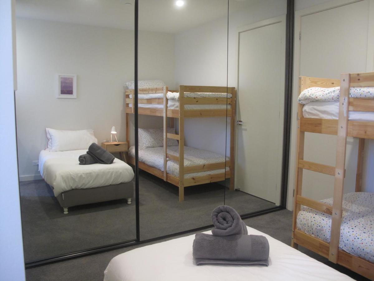 Modern 3 Bedroom Apt With Free Parking, Netflix, Wifi & Welcome Wine By Bnb Pro Ville de Ville de Melbourne Extérieur photo