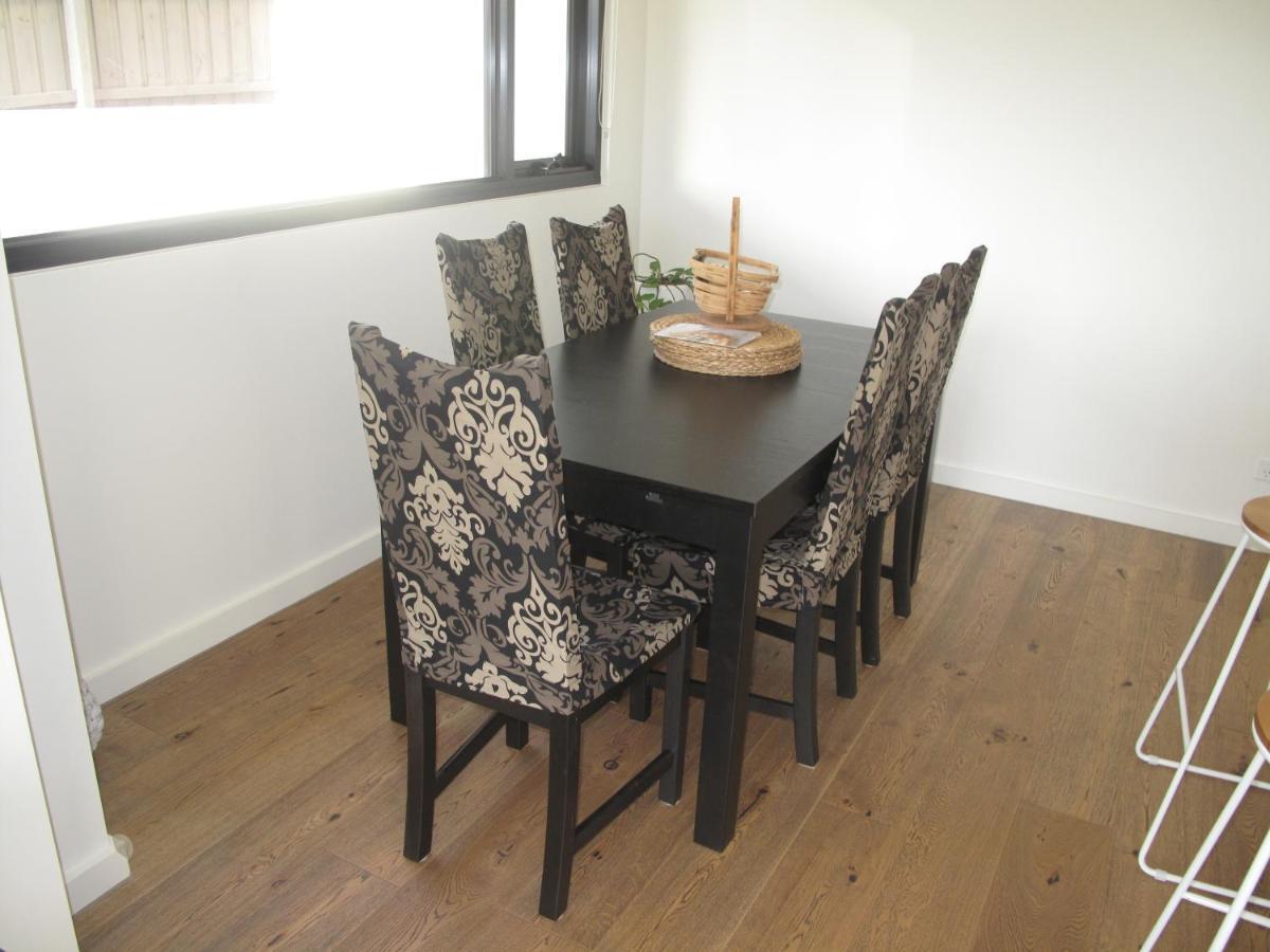 Modern 3 Bedroom Apt With Free Parking, Netflix, Wifi & Welcome Wine By Bnb Pro Ville de Ville de Melbourne Extérieur photo